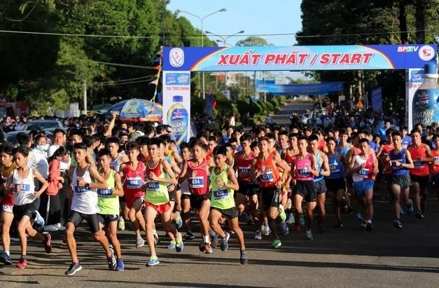 1.500 vận động viên tham gia Giải Việt dã “Chinh phục đỉnh cao Bà Rá”