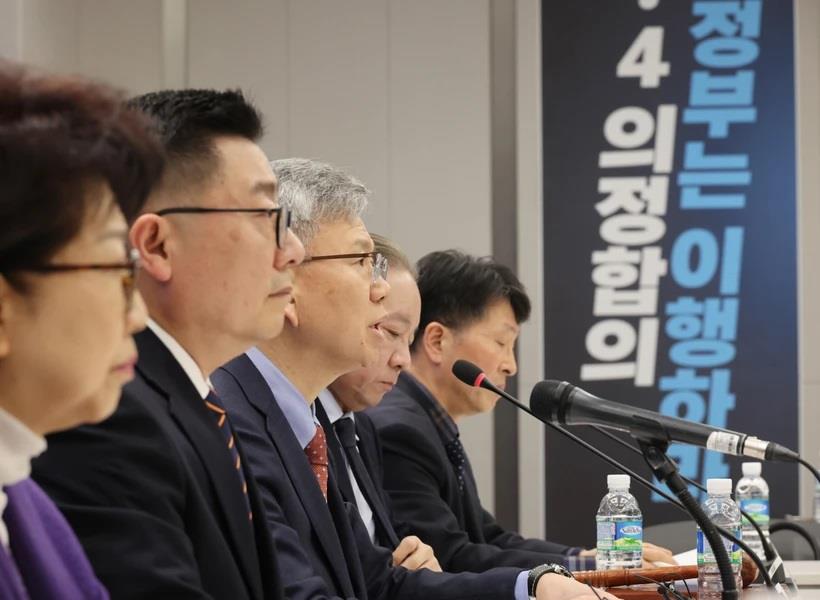 Hàn Quốc cân nhắc biện pháp hình sự để xử lý khủng hoảng y tế