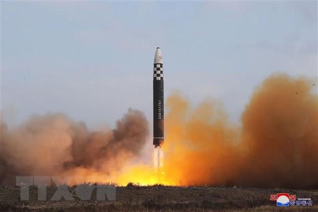 Hàn Quốc: Tên lửa Triều Tiên đã bay 360km trước khi rơi xuống biển