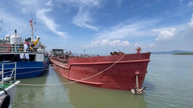 Bà Rịa-Vũng Tàu: Tạm giữ, điều tra tàu chở cát không rõ nguồn gốc