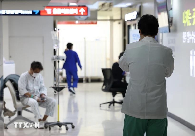 Hàn Quốc: Các bệnh viện lớn chịu thiệt hại lên tới hơn 1 tỷ won mỗi ngày