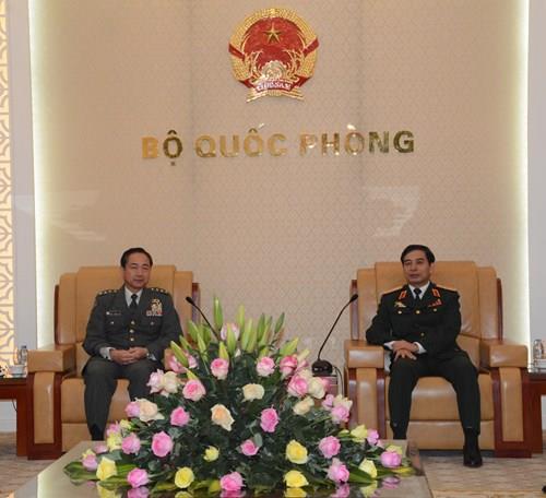 Thượng tướng Phan Văn Giang tiếp Tham mưu trưởng Lực lượng Tự vệ mặt đất Nhật Bản