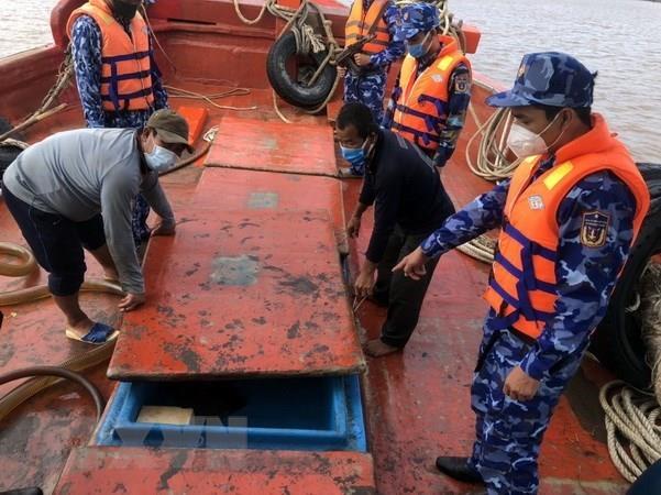 Kiên Giang: Tạm giữ tàu vận chuyển 50.000 lít dầu DO trái phép