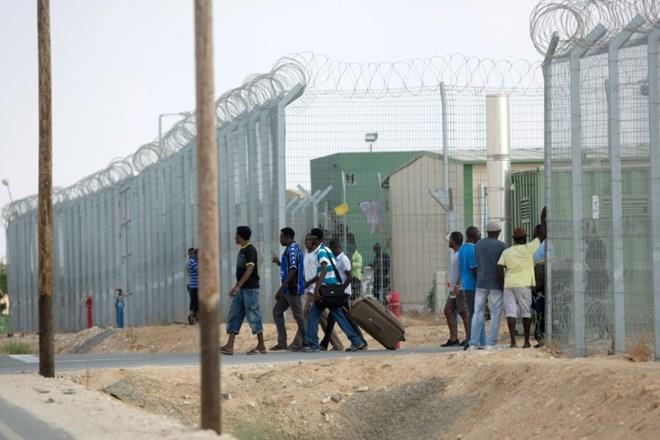 Israel đóng trung tâm người di cư, trục xuất hàng chục nghìn người