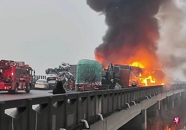 Trung Quốc: Tai nạn liên hoàn ở đường cao tốc, nhiều người thiệt mạng