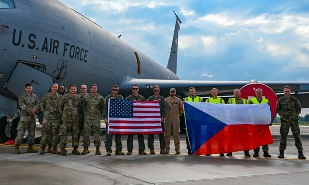 Mỹ cấp cho Cộng hòa Séc gói viện trợ quân sự 106 triệu USD