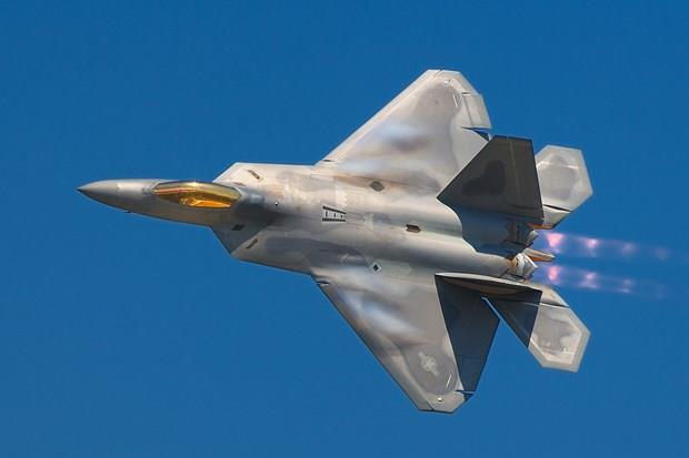 Mỹ đưa chiến đấu cơ F-22 Raptor tới 'bảo vệ không phận' Ba Lan