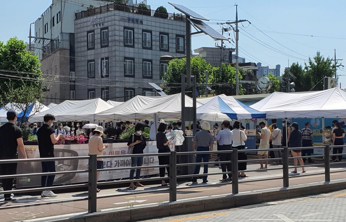 Hàn Quốc nâng mức giãn cách xã hội ở ngoài khu vực Seoul