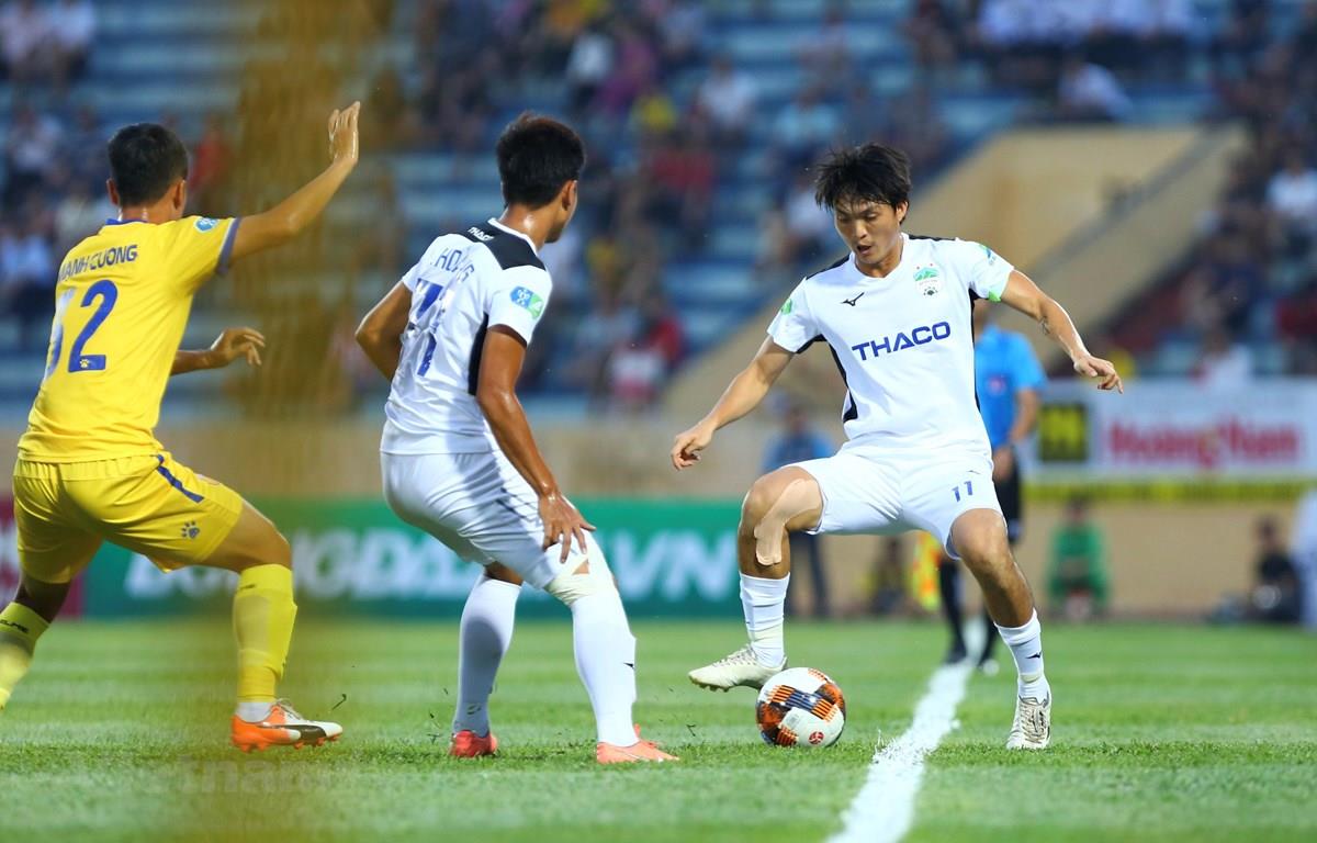 BLV Quang Huy: V-League chưa hẳn có lợi khi thay 5 người mỗi trận