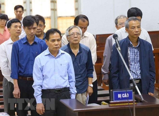 Xử vụ vỡ đường ống nước sông Đà: Đề nghị mức án với 9 bị cáo