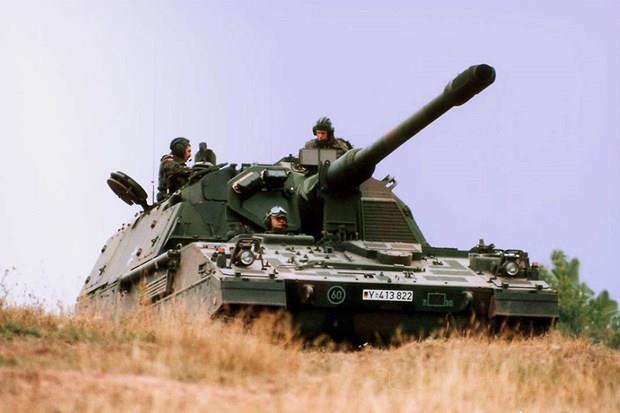 Đức dự chi 130 triệu USD đặt hàng đạn pháo tự hành PzH 2000