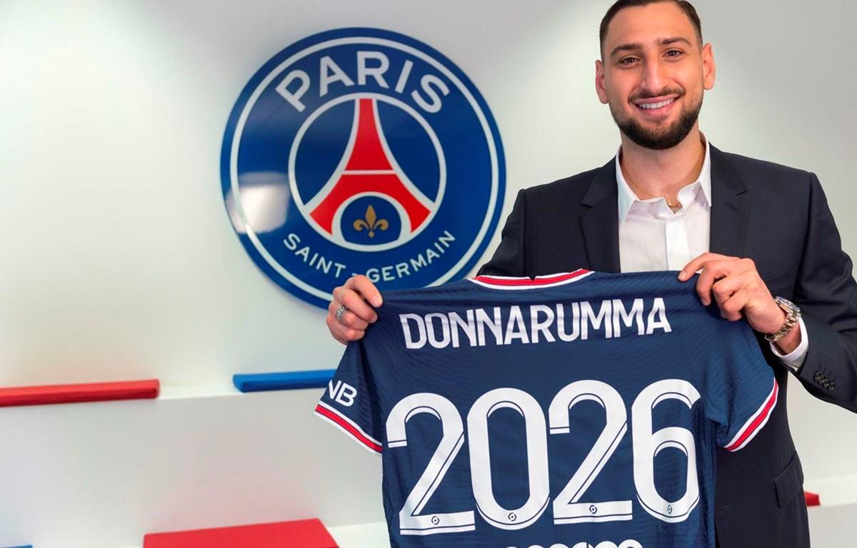 Nhà vô địch EURO Donnarumma chính thức gia nhập Paris Saint-Germain