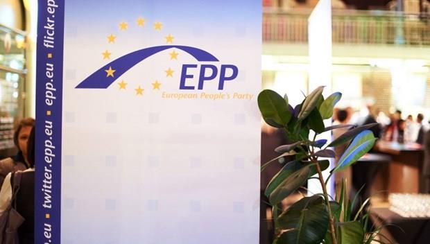 Tiến hành khám xét trụ sở chính của Đảng Nhân dân châu Âu