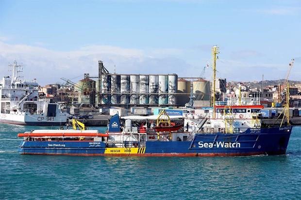 Italy kiên quyết cấm tàu cứu người di cư đi vào lãnh hải