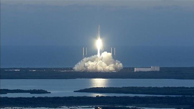 SpaceX mất hàng chục vệ tinh Internet tốc độ cao do bão từ