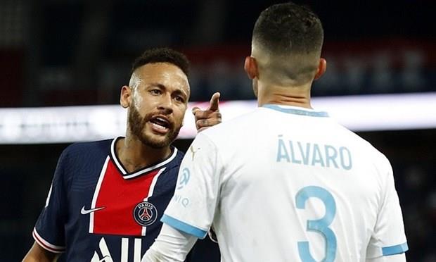 Neymar khẳng định bị phân biệt chủng tộc trong trận đấu với Marseille
