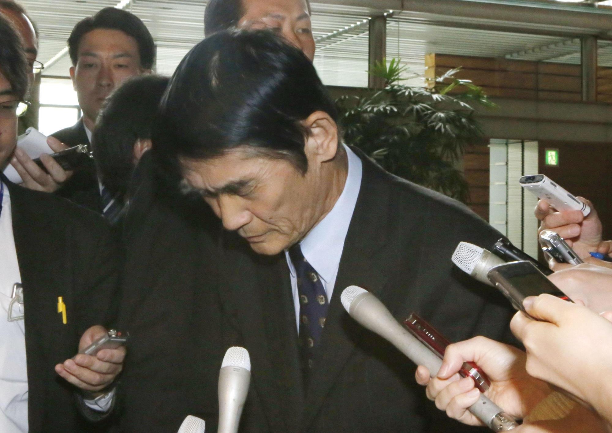 Bộ trưởng Tái thiết Nhật Bản từ chức vì phát ngôn lỡ lời