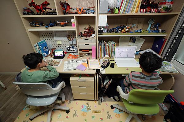 Hàn Quốc: Hơn 1,4 triệu học sinh tiểu học khai giảng trực tuyến