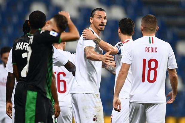 Ibrahimovic lập cú đúp, AC Milan giành vé tham dự Europa League