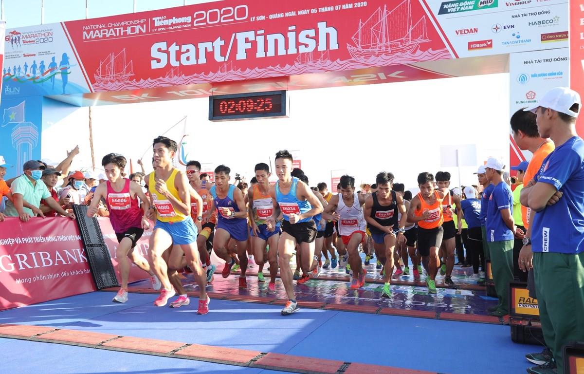 Hơn 4.500 người tham gia giải VĐQG Marathon, cự ly dài báo Tiền Phong
