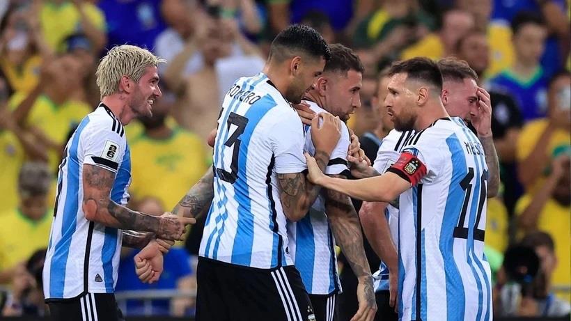 Argentina đánh bại Brazil trong Siêu kinh điển Nam Mỹ đầy bạo lực