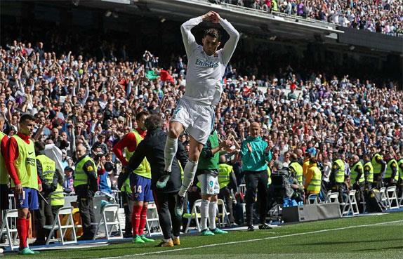 Ronaldo và Griezmann khiến derby Madrid bất phân thắng bại