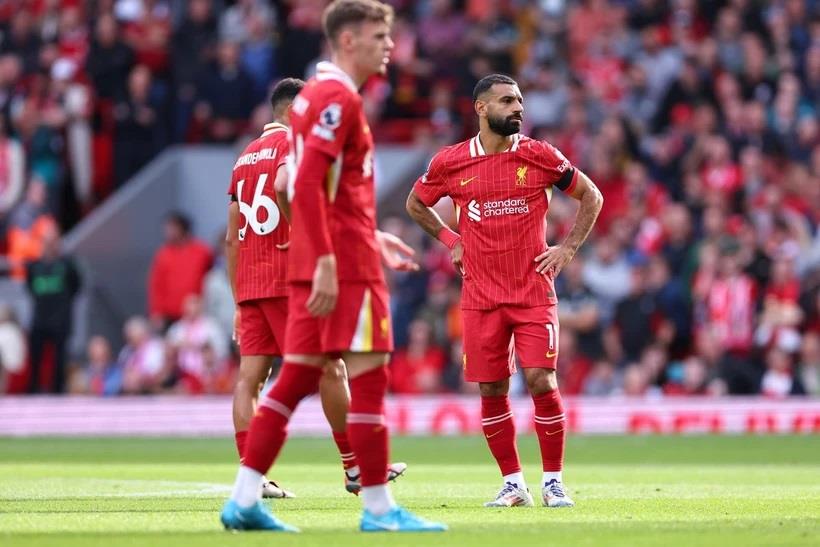 'Ông lớn' đua nhau giành chiến thắng, Liverpool nhận 'trái đắng' ở Anfield