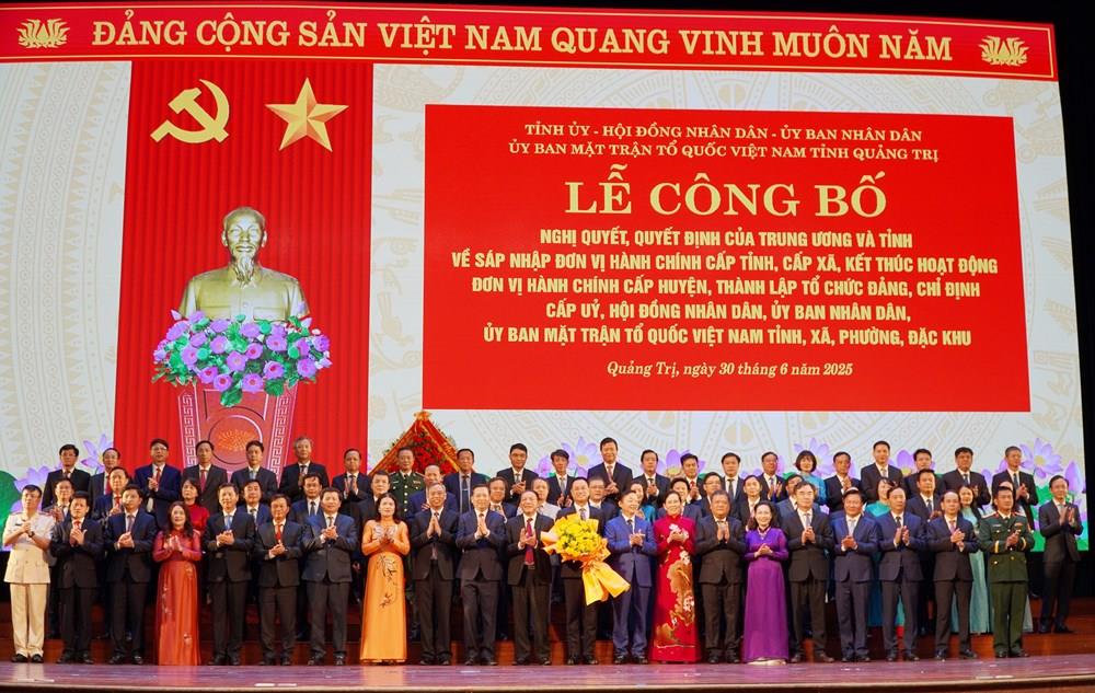 Lễ công bố các nghị quyết, quyết định của tỉnh Quảng Trị (mới)