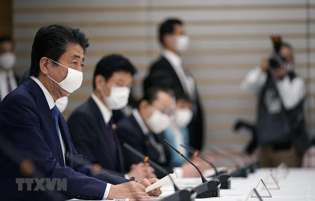 Thủ tướng Nhật Bản dự kiến ban bố tình trạng khẩn cấp ở 7 tỉnh, thành