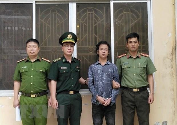Đối tượng truy nã trốn ra nước ngoài bị bắt ngay khi trở về Việt Nam
