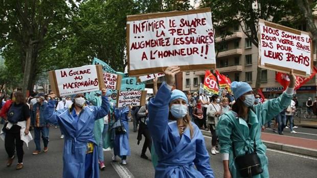Pháp: Biểu tình phản đối chính sách y tế của chính phủ