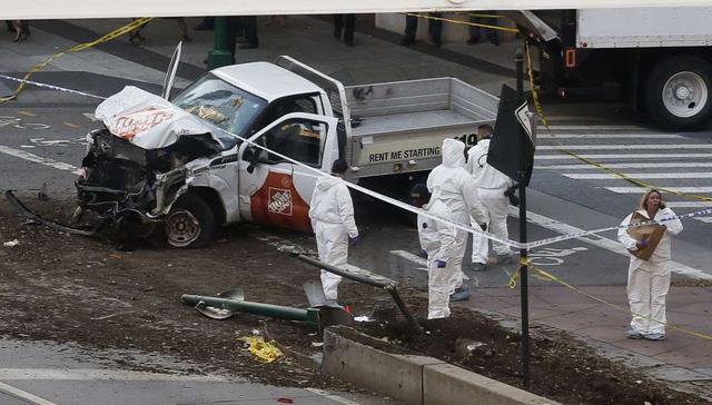 Mỹ: 'Khủng bố xe điên' khiến nhiều người chết