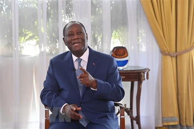 Tổng thống Côte d'Ivoire Ouattara tuyên thệ nhậm chức nhiệm kỳ thứ 3