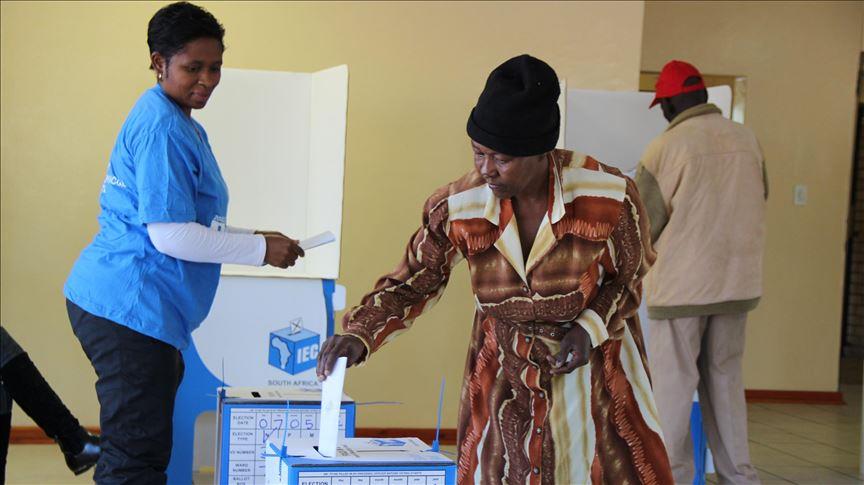 Nam Phi tiến hành tổng tuyển cử