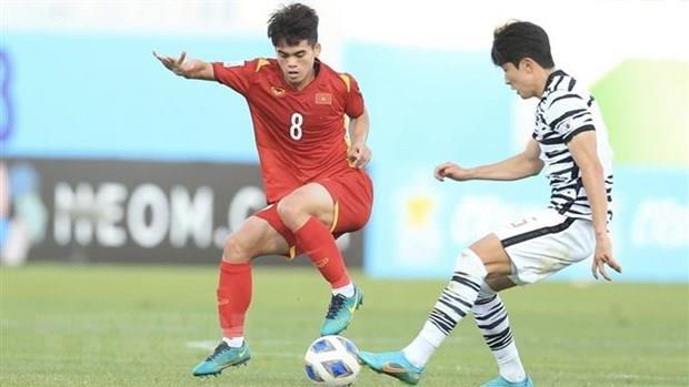 Liên đoàn bóng đá châu Á đánh giá cao tiền vệ Khuất Văn Khang