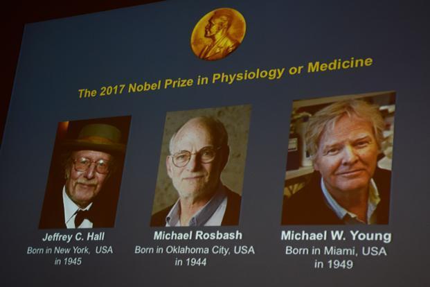 Ba nhà khoa học Mỹ giành Nobel Y học 2017