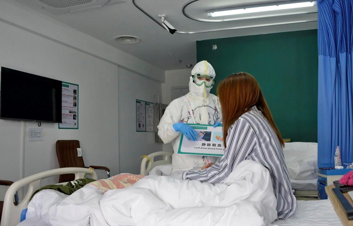 Chuyên gia y tế Trung Quốc tới Nga hỗ trợ chống dịch bệnh COVID-19