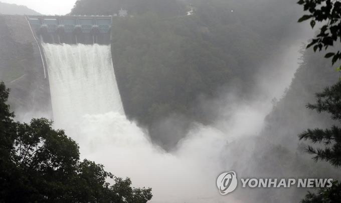 Mưa lớn gây thiệt hại nặng nề về người và của tại Hàn Quốc