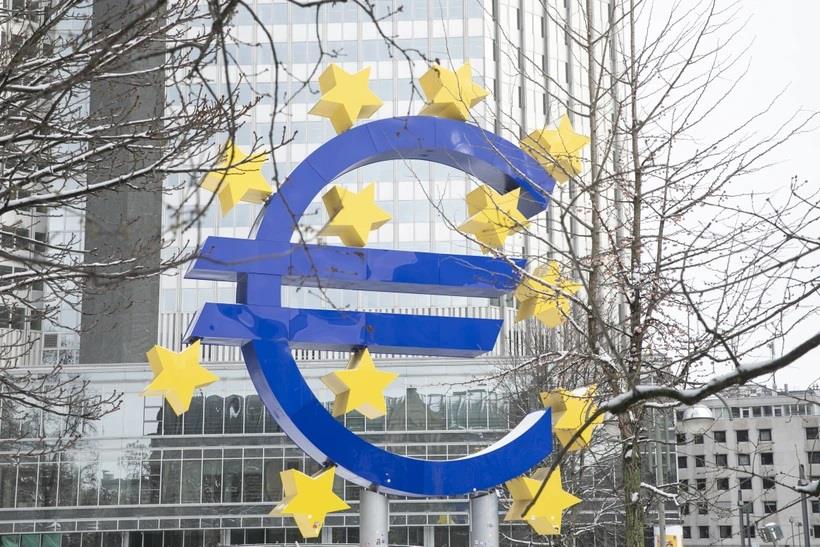 Ngân hàng Trung ương châu Âu giữ lãi suất ở mức cao kỷ lục