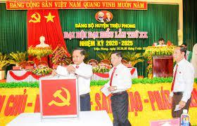 Huyện Triệu Phong chú trọng nâng cao chất lượng công tác xây dựng tổ chức cơ sở đảng và đội ngũ đảng viên