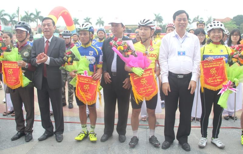 Giải đua xe đạp Thành phố Đông Hà mở rộng 2017