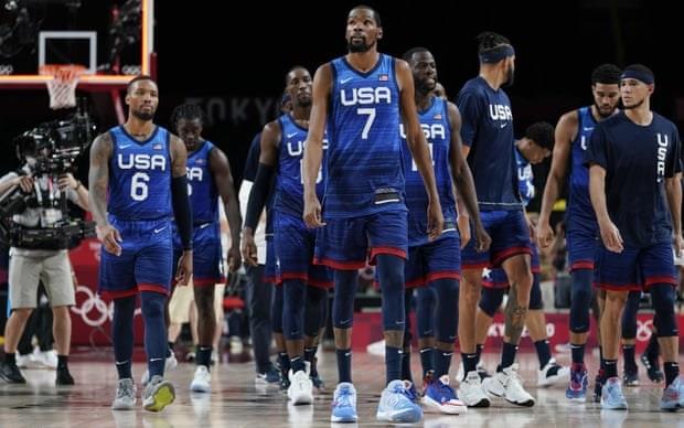 Olympic Tokyo 2020: Đội tuyển bóng rổ Mỹ thua trận đầu tiên từ 2004