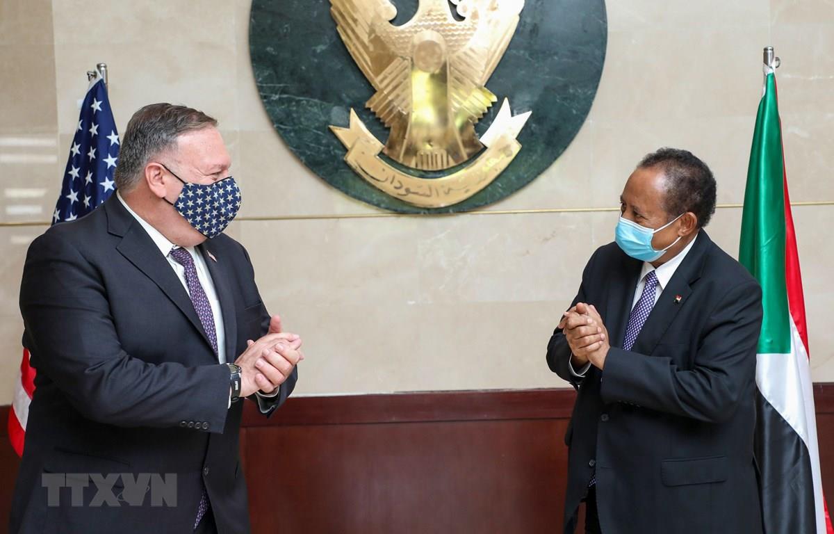 Chính phủ Mỹ và Sudan đang cùng nhau làm việc để mang lại sự phát triển và hòa bình cho đất nước này. Với sự hợp tác chặt chẽ giữa hai nước, một loạt các chính sách mới đã được đưa ra để hỗ trợ cuộc sống của người dân. Hãy đến xem hình ảnh về mối quan hệ đối tác này để hiểu rõ hơn về sự cộng tác và sự phát triển của Sudan.