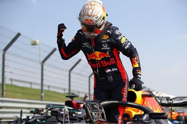 Max Verstappen chiến thắng trong ngày sinh nhật F1 tròn 70 tuổi