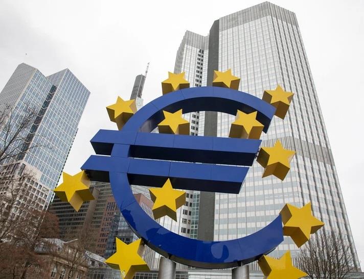 Kinh tế sụt giảm, Eurozone đối mặt với nguy cơ suy thoái ngày càng cao