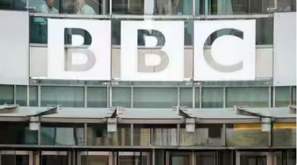 Ấn Độ khám xét văn phòng của hãng tin BBC tại New Delhi và Mumbai