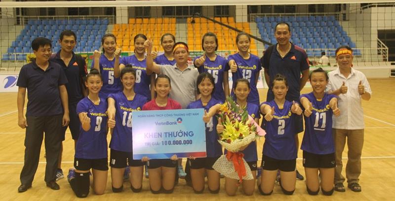 Giải bóng chuyền vô địch trẻ quốc gia năm 2017: Đội Ngân hàng Công thương Việt Nam đoạt cúp vô địch nội dung bóng chuyền nữ