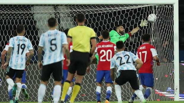 Copa America 2021: Lionel Messi lập công, Argentina bị Chile cầm hòa