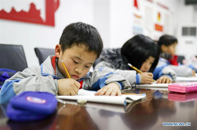 Bộ Giáo dục Trung Quốc yêu cầu giảm gánh nặng bài tập về nhà cho học sinh