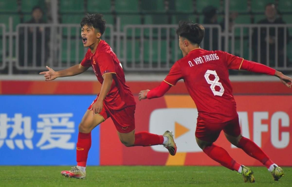 Bùng nổ với bàn thắng phút bù giờ, U20 Việt Nam đánh bại U20 Qatar